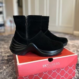 Sketchers women boots